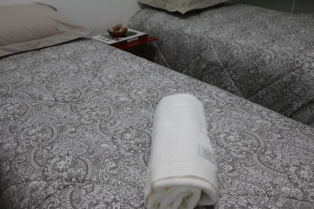 Excelente quarto com cama de casal king em casa perto do aeroporto de Curitiba São José dos Pinhais Exterior foto